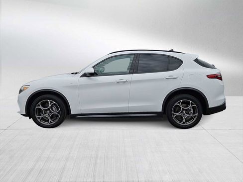Used 2022 Alfa Romeo Stelvio Ti image 5
