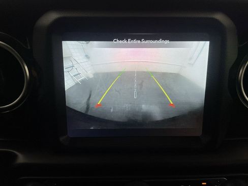 Used 2023 Jeep Wrangler Altitude image 9