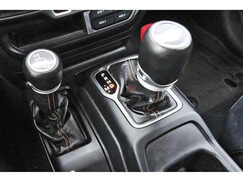 Used 2023 Jeep Gladiator Overland AWD/4WD image 25