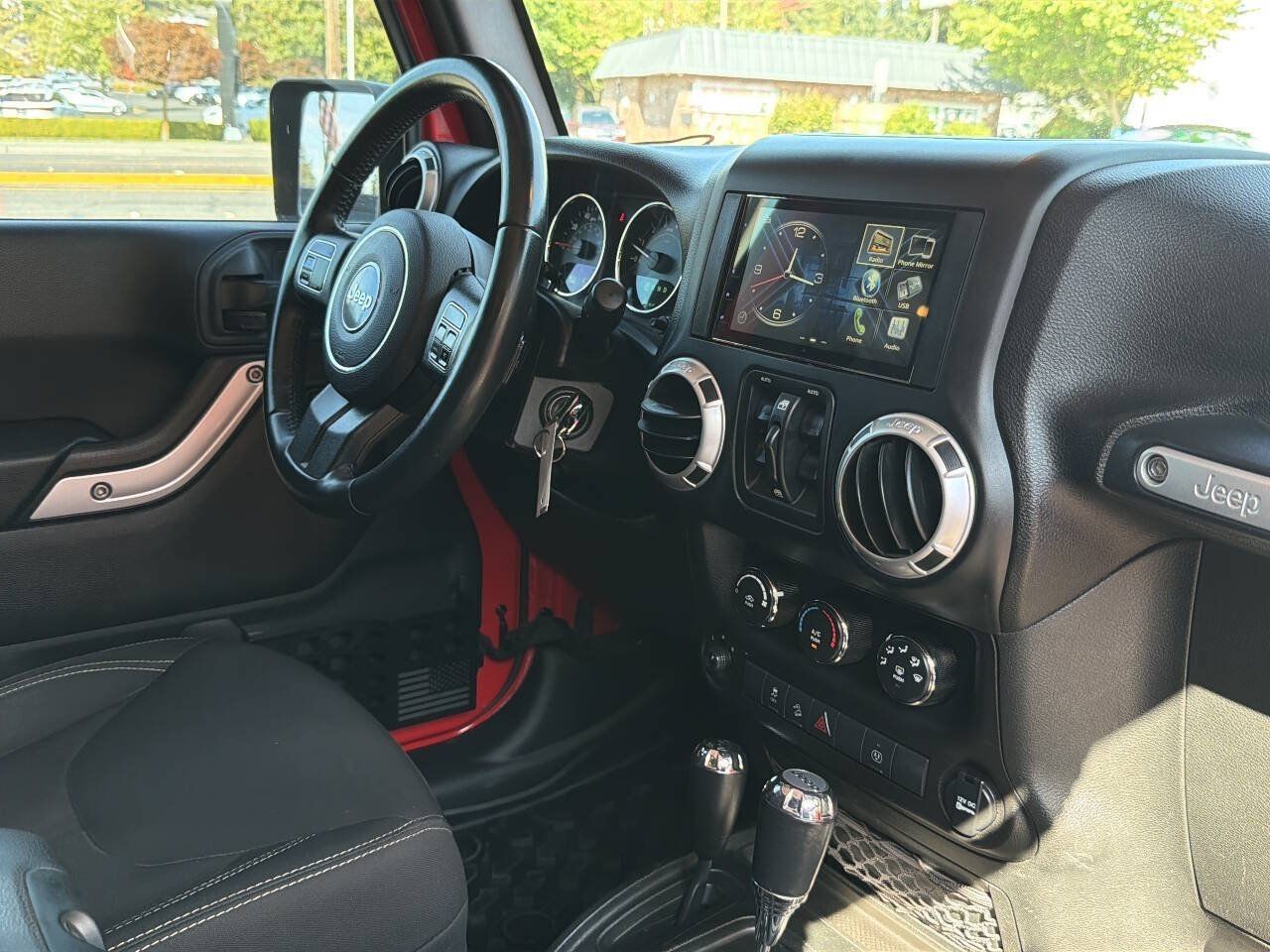 Used 2017 Jeep Wrangler Unlimited Sahara AWD/4WD image 23