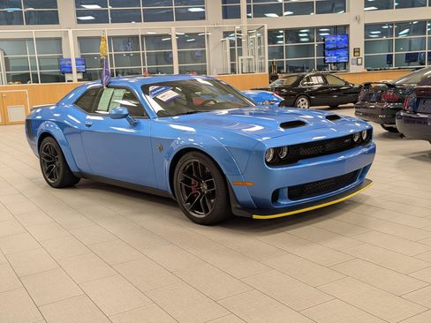 Used 2023 Dodge Challenger SRT Hellcat image 1