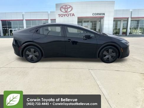 Used 2024 Toyota Prius LE image 6