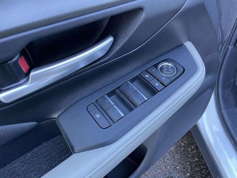 Used 2025 Toyota Grand Highlander FWD image 29