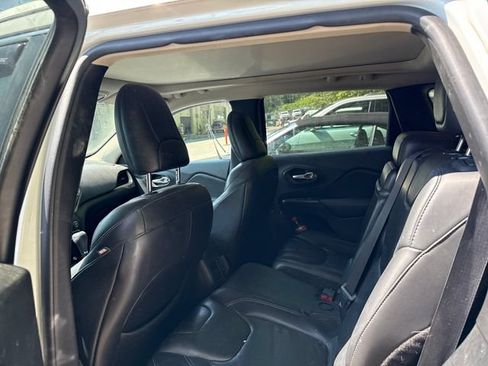 Used 2016 Jeep Cherokee Limited AWD/4WD image 13