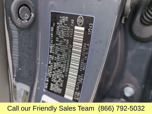 Used 2025 Toyota Camry XLE w/ Premium Package image 30