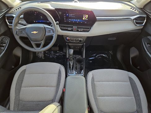 Used 2025 Chevrolet TrailBlazer LS w/ LS Convenience Package FWD image 15