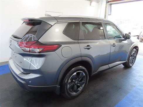 Used 2024 Nissan Rogue SV w/ SV Premium Package FWD image 14