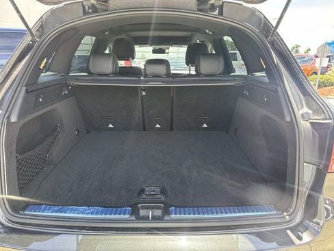 Used 2022 Mercedes-Benz GLC 300 image 6