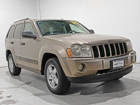 Used 2005 Jeep Grand Cherokee Laredo AWD/4WD image 1