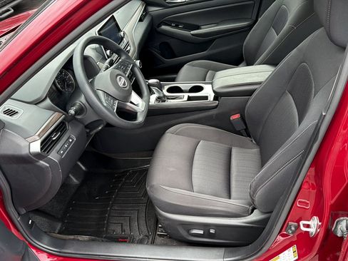 Used 2023 Nissan Altima 2.5 SV FWD image 11