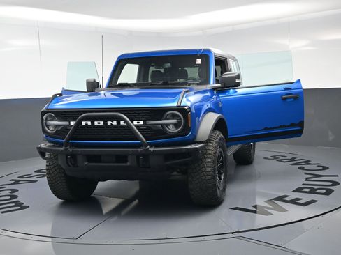 Used 2023 Ford Bronco Wildtrak image 22