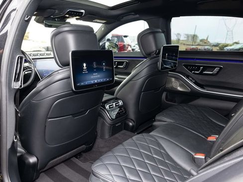 Used 2023 Mercedes-Benz S 580 4MATIC Sedan image 49