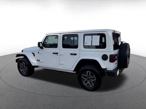 Used 2025 Jeep Wrangler Unlimited Sahara AWD/4WD image 10