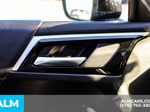 Used 2024 Mitsubishi Outlander SE image 39