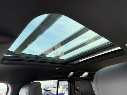 Used 2023 Land Rover Defender 110 X image 26