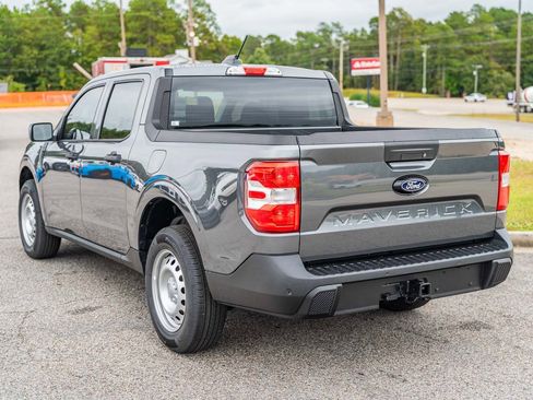 New 2025 Ford Maverick XL image 4
