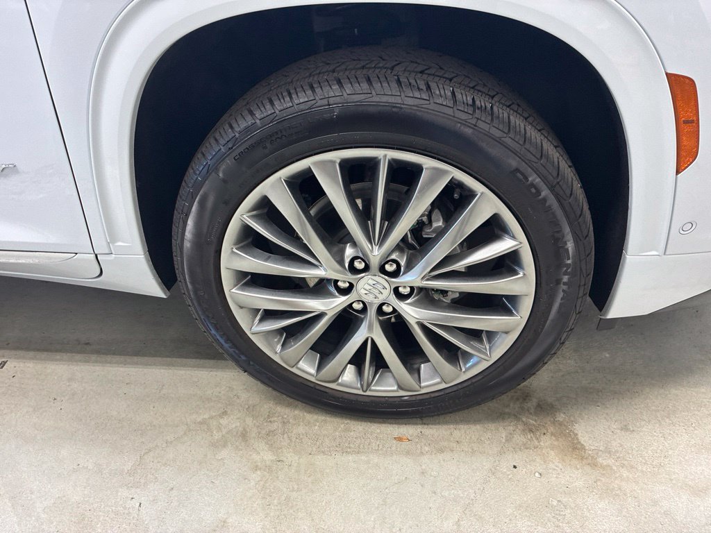 Used 2026 Buick Enclave Avenir w/ Super Cruise Package AWD/4WD image 4