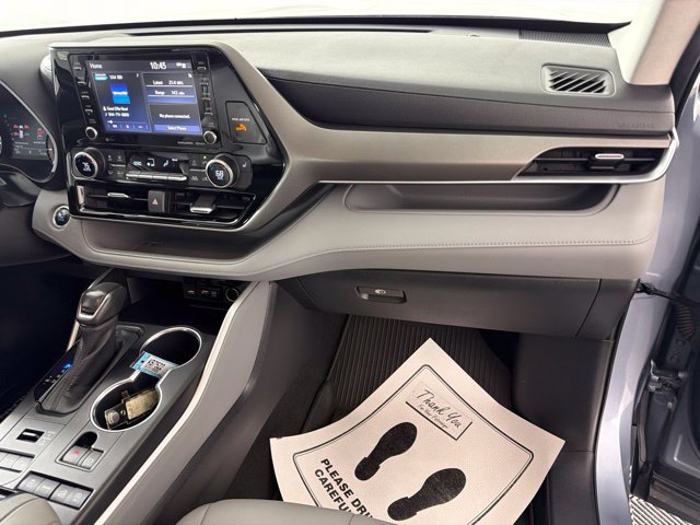 Used 2020 Toyota Highlander XLE AWD/4WD image 31