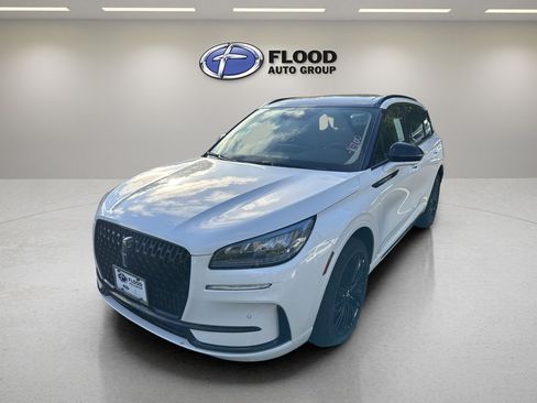 New 2026 Lincoln Corsair Premiere image 3