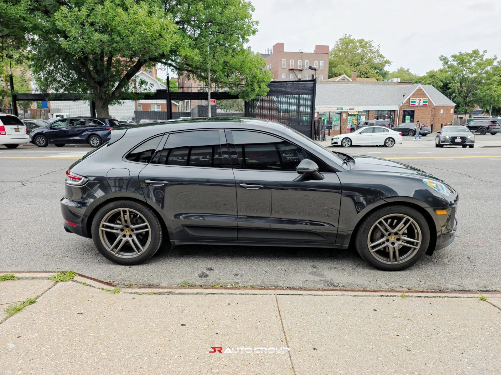 Used 2020 Porsche Macan S AWD/4WD image 4