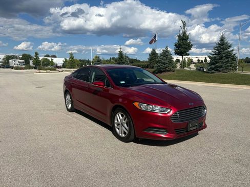 Used 2014 Ford Fusion SE image 3