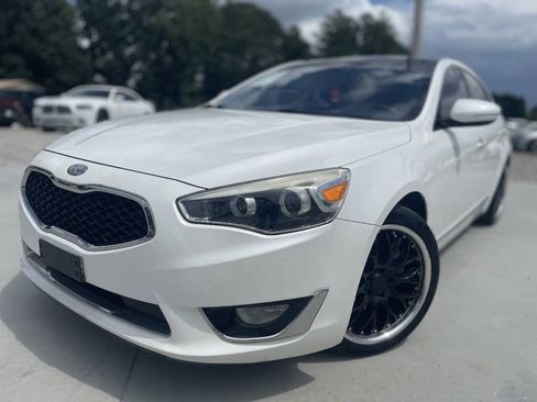 Used 2015 Kia Cadenza Premium w/ Technology Package FWD image 2