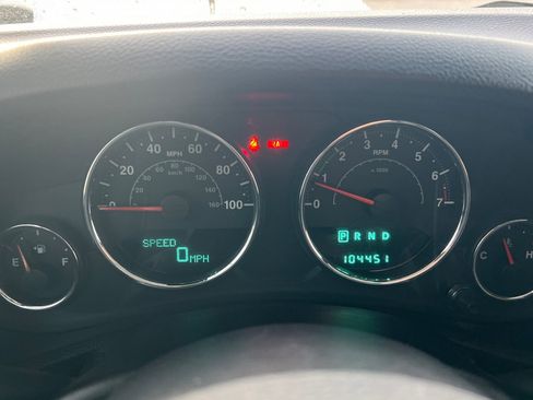 Used 2014 Jeep Wrangler Unlimited Sahara w/ Connectivity Group image 22