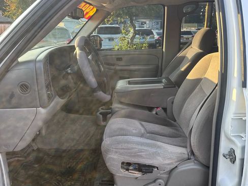 Used 2004 Chevrolet Tahoe LS image 12