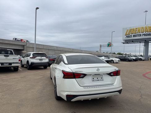 Certified 2022 Nissan Altima 2.5 SV image 15