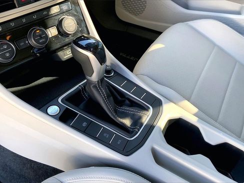 Used 2023 Volkswagen Jetta SE image 17