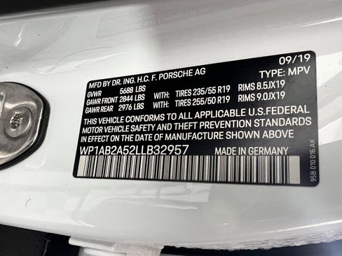 Used 2020 Porsche Macan S image 32