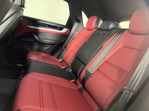 Certified 2026 Porsche Cayenne image 23