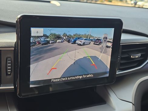 Used 2022 Ford Explorer XLT w/ Equipment Group 202A image 26