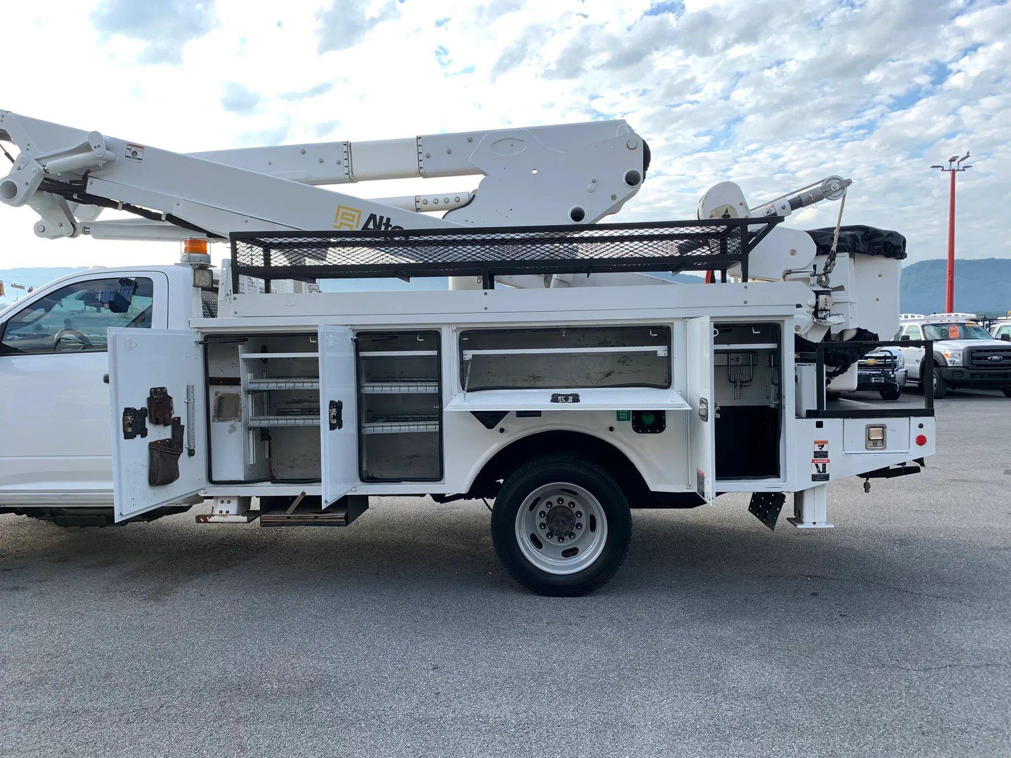 Used 2018 RAM 5500 Tradesman w/ Power & Remote Entry Group AWD/4WD image 25