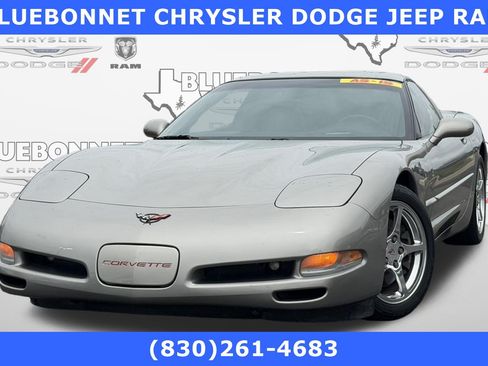 Used 2001 Chevrolet Corvette Coupe w/ Preferred Equipment Group2 RWD image 1