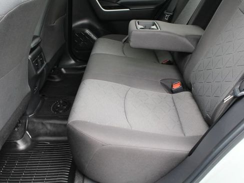 Certified 2022 Toyota RAV4 XLE FWD image 32
