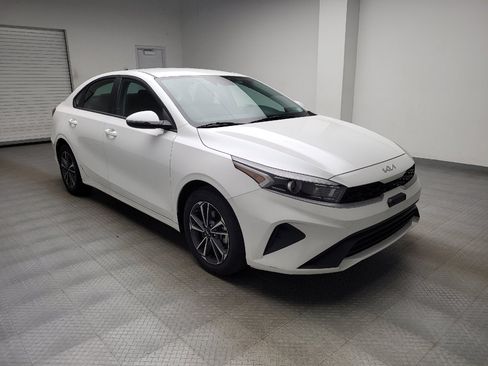 Used 2024 Kia Forte LXS w/ LXS Technology Package FWD image 13