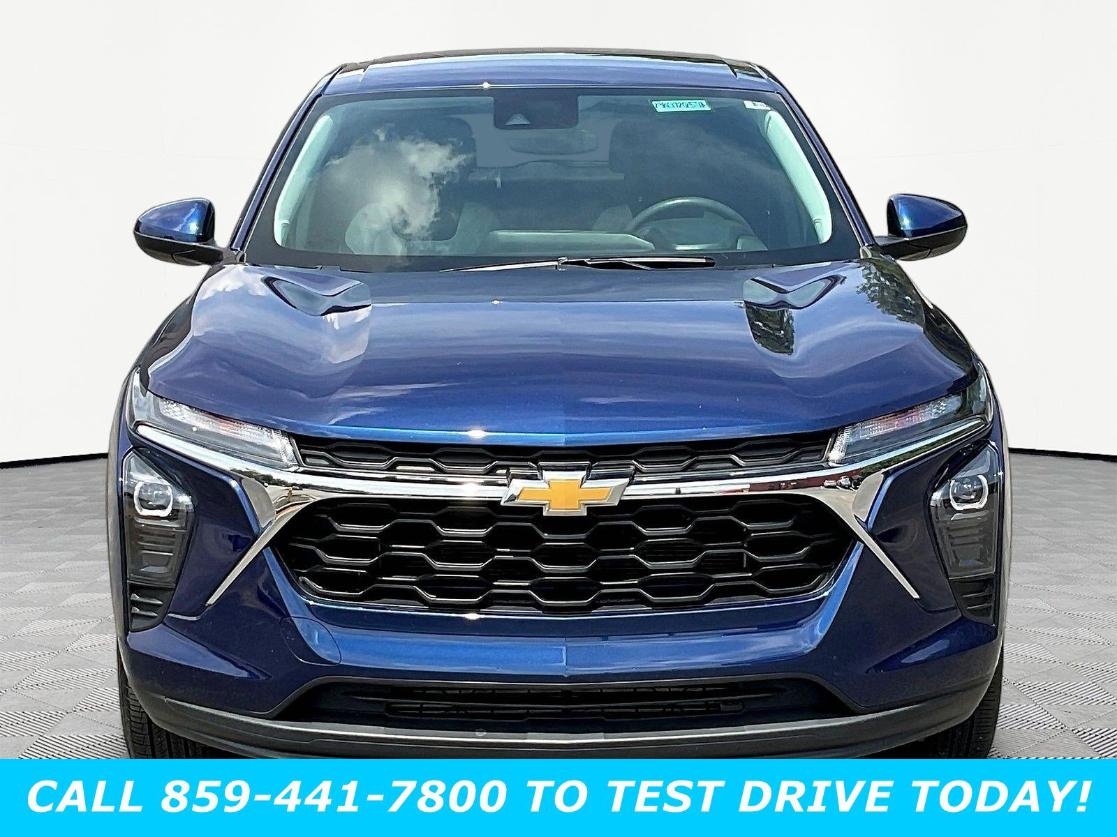 Used 2024 Chevrolet Trax LS w/ LS Convenience Package FWD image 2