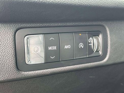 Used 2026 Chevrolet Traverse LT w/ Driver Confidence Package AWD/4WD image 21