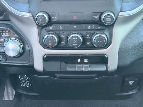 Used 2020 RAM 1500 Laramie AWD/4WD image 20