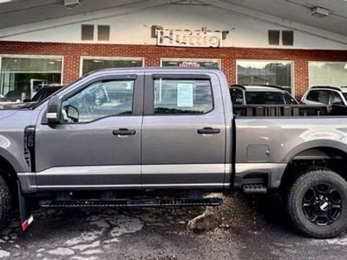 Used 2024 Ford F250 XL w/ STX Appearance Package AWD/4WD image 2