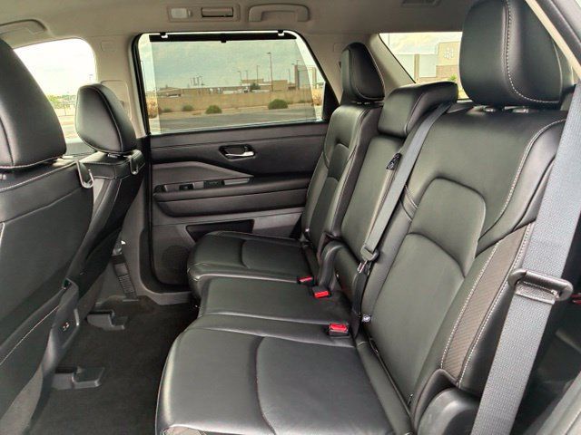Certified 2024 Nissan Pathfinder SL FWD image 13