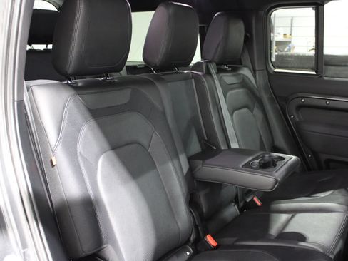Used 2023 Land Rover Defender 130 X-Dynamic SE AWD/4WD image 33