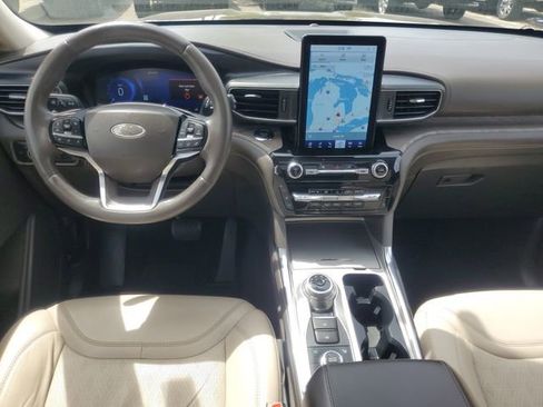 Used 2022 Ford Explorer Platinum w/ Equipment Group 601A image 25