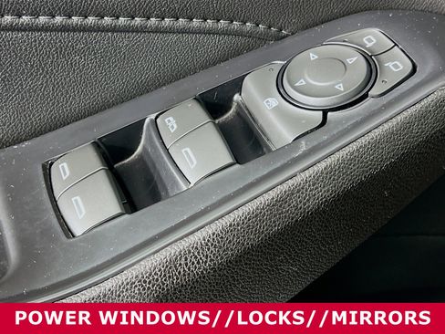 Used 2022 Chevrolet Traverse LT image 20