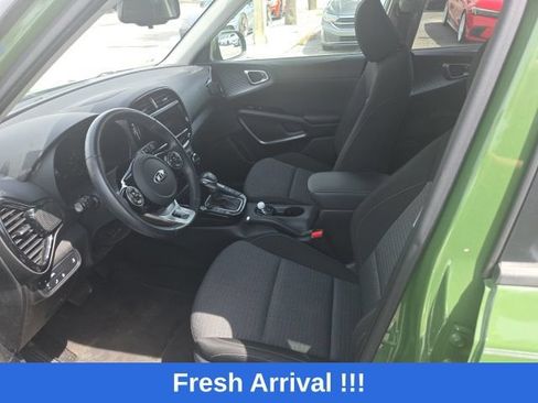 Used 2021 Kia Soul EX FWD image 2