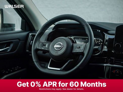 New 2025 Nissan Pathfinder SL image 17