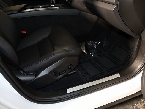 Used 2025 Volvo XC60 B5 Plus image 35