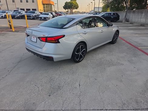 Used 2025 Nissan Altima 2.5 SR FWD image 7