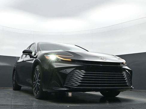 Used 2025 Toyota Camry XLE w/ Premium Plus Package FWD image 24